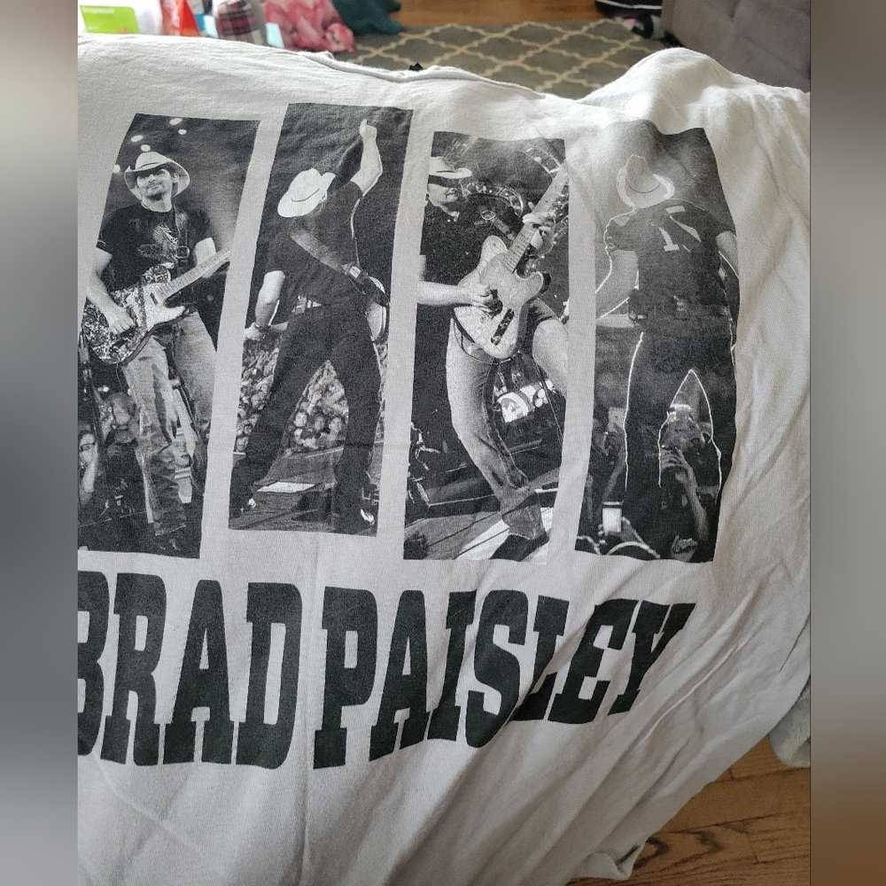 2016 Brad Paisley Concert Tee XL